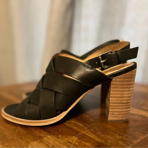 Madewell leather sandals. Size 7.5 - Picture 3 of 4